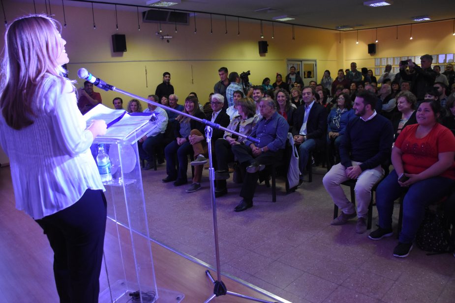 María Emilia Soria presentó su plan para Roca y calienta motores para ...