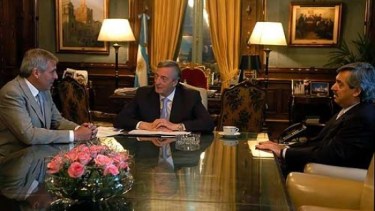 El ahora candidato junto a Néstor Kirchner y el exgobernador Jorge Sapag. Foto: archivo