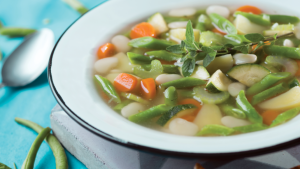 Todos los mediodías ofrecen sopa gratis a los estudiantes de la UNCo en Regina: la receta