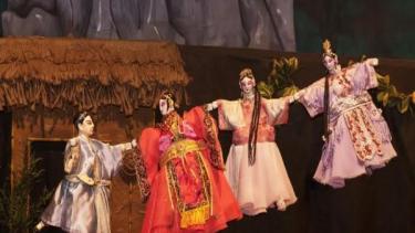 Allen celebra su festival internacional de títeres
