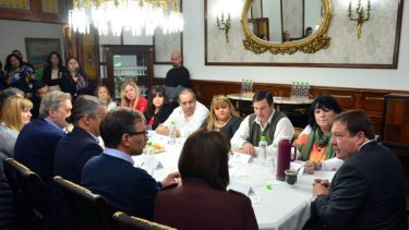 Río Negro: Ofrecieron adelantar bonificaciones a docentes contra la inflación