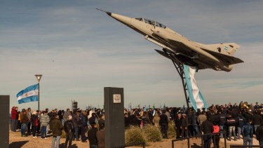 Un avión Mirage es el punto central del nuevo sector del Memorial Malvinas de El Cóndor. Foto : Marcelo Ochoa