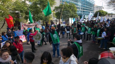 Hubo ollas populares en Viedma, Bariloche, y Roca. 
Foto Pablo Leguizamon