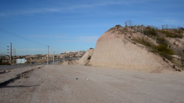 Las obras de la avenida de los Ríos comenzaron a ejecutarse y fueron frenadas por amparos judiciales. (Foto: Mauro Pérez.-)