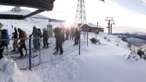 Cerro Catedral abrió las pistas de esquí con buena nieve