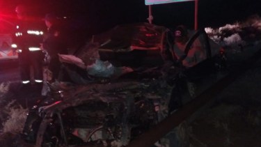 El vehículo quedó totalmente destruido. Foto: weblavoz.com.ar