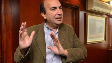 La justicia electoral se declaró incompetente y Bermúdez podrá seguir de campaña mientras se desempeña como funcionario municipal. (Archivo).-