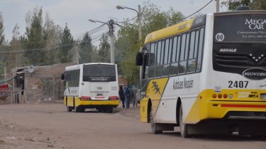Los choferes esperan que este mediodía se destrabe la paritaria. (Archivo: Yamil Regules).-
