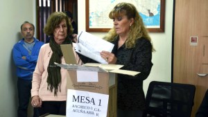 Voto a voto en Cipolletti: escrutaron 20 mesas y no hubo diferencias
