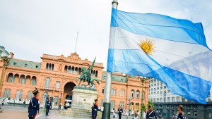 Día de la Bandera: así debe ser el pabellón nacional según las normas IRAM