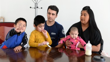 Aarón vive en Bariloche y necesita un tratamiento que la obra social le niega