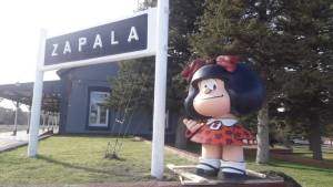 Una escultura recuerda el paso de Mafalda por la estación de tren de Zapala