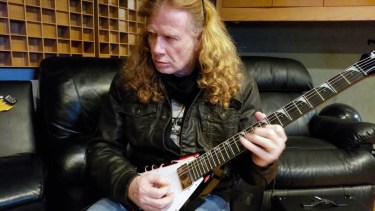 Dave Mustaine deja los escenarios para encarar un tratamiento contra el cáncer.