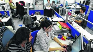 Hace 7 años que las empresas no aumentan el empleo en blanco