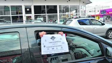 Perjudicatarios de planes de ahorro se manifestaron en Viedma semanas atrás. (Archivo)