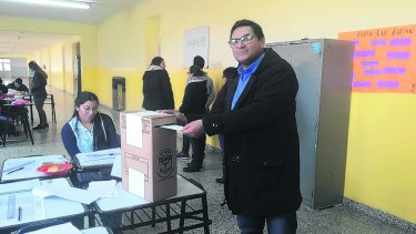 Reelegido, Pilquinao se impuso esta vez por un margen menor que la vez anterior.  Foto José Mellado.