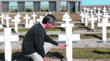 Imagen de Nueve cruces en el cementerio de los argentinos en Malvinas aun no tienen nombre