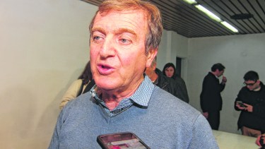 El candidato del PRO quiere abrir las urnas.  No festejó pero dijo que ganó por 42 votos. Foto Oscar Livera.