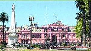 El Gobierno frena por 180 días las designaciones en la administración pública