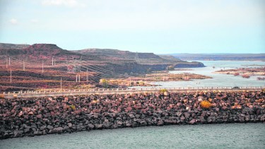 El Chocón es el gran generador de punta del sistema eléctrico. En julio y enero tiene su mayor actividad productiva.