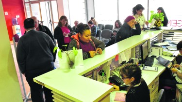 En Oftalmología lleva tiempo conseguir un turno. El Alto Valle da respuestas a los pacientes que requieren complejidad. Aquí, en Roca. Foto César Izza. 