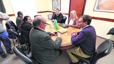 Función Pública en Viedma. El miércoles vuelve a juntarse. También habrá paritaria docente. Foto archivo. 