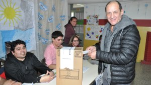 Carlos Toro fue reelegido intendente en Jacobacci