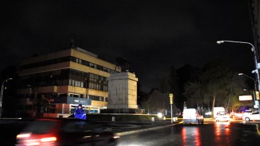 Neuquén permaneció más de 12 horas sin luz. Foto Archivo Juan Thomes
