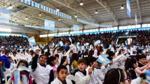 Roca escuchó un masivo «¡Sí, prometo!» a la bandera argentina