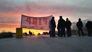 Trabajadores de la PIAP tomaron la planta de agua pesada. (Foto: Archivo.-)
