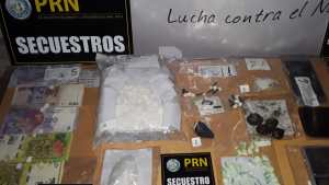 Roca: secuestraron medio kilo de cocaína, marihuana y armas en la zona norte