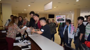 Presentaron miles de firmas para que Neuquén tenga cupo laboral trans