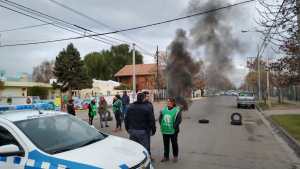 Cortaron una calle de Neuquén denunciando persecución gremial y amenazas