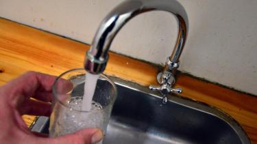 Anticipan un corte de agua en Allen y Fernández Oro