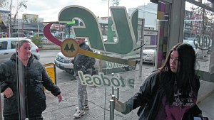 Quiroga aprobará el aumento de luz si CALF se compromete a pagar su deuda