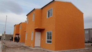 Entregaron más de 40 viviendas en Neuquén y Zapala