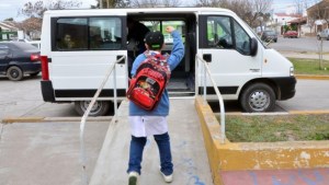 Falta de transporte: alumnos de la escuela especial 6 de Bariloche no pudieron iniciar las clases