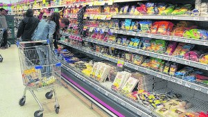 El dólar estable y los planes “alivio” empiezan a mover de a poco el consumo