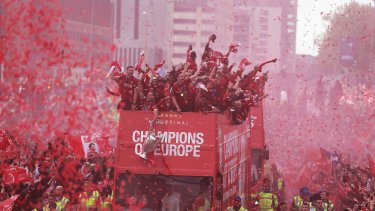 Liverpool y una fiesta 100% roja. (Foto: @LFC)