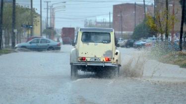 El pronóstico indica que se mantendrán las fuertes tormentas durante el martes. Foto Archivo
