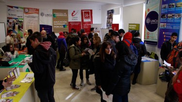 La educación pública superior se abre a los estudiantes secundarios