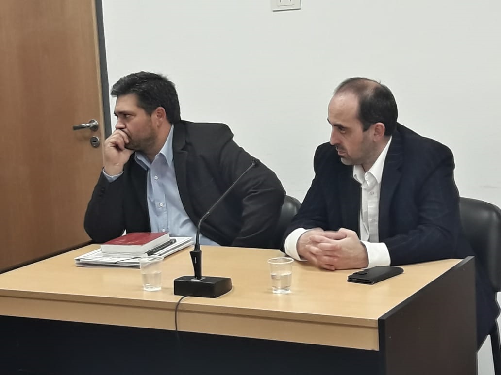 El juez Sergio Pichetto (a la izquierda) admitió la acusación, que el fiscal adjunto Gerardo Miranda (a la derecha) formuló contra la pareja sospechada. (Foto archivo)