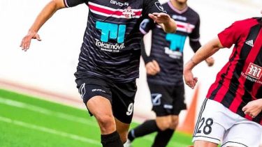 El delantero viene de Gibraltar, un exótico destino.