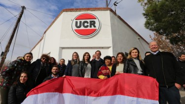 Tiempos mejores. Referentes de las listas hoy enfrentadas, durante un acto de campaña en 2019. Foto: archivo.