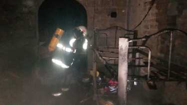 El fuego consumió muebles, electrodomésticos y ropa. (Gentileza bomberos Centenario).-