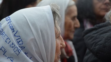 Las Madres de Plaza de Mayo de Neuquén criticaron el Servicio Cívico Voluntario. (Foto archivo: Yamil Regules)