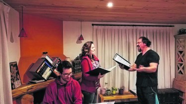 Ensayo y esfuerzo. El trío quiere llevar su propuesta también a los barrios y a las escuelas.