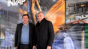 Morales y Weretilneck recorrieron Invap