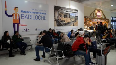 Latam ya confirmó 9 vuelos semanales a Bariloche desde San Pablo para el invierno. Archivo