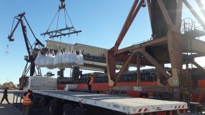 Neuquén quiere prohibir el uso de bolsas de arena en Vaca Muerta